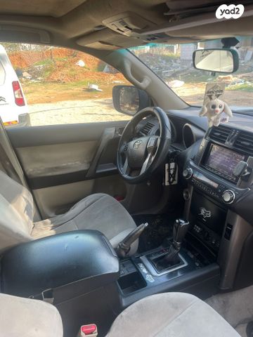 טויוטה לנד קרוזר