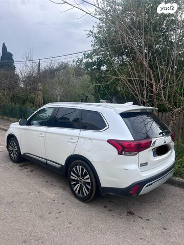 מיצובישי אאוטלנדר