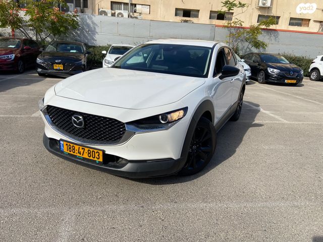 מודעת רכב מאזדה CX-30