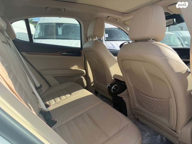 אלפא רומיאו סטלביו