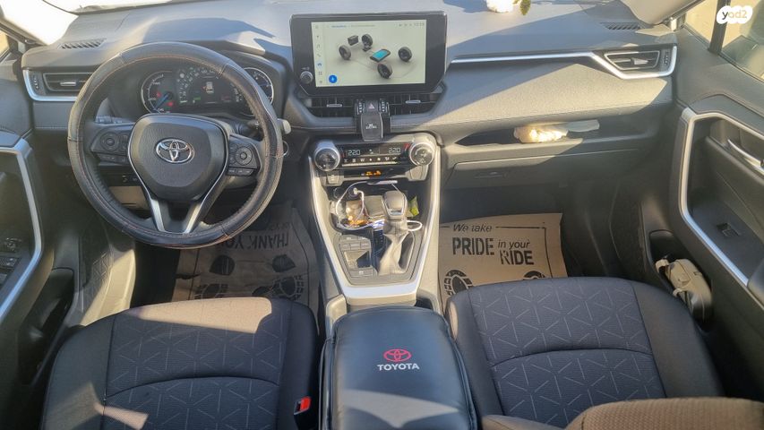 טויוטה RAV4