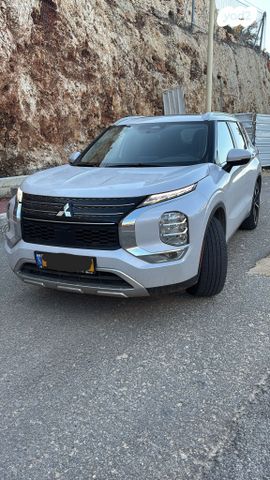 מיצובישי אאוטלנדר