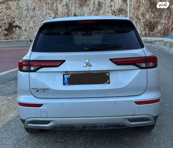 מיצובישי אאוטלנדר