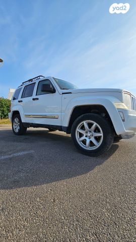 מודעת רכב ג'יפ צ'ירוקי