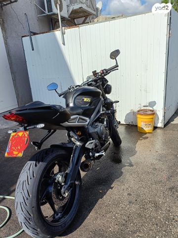 מודעת רכב טריומף Street Triple RS