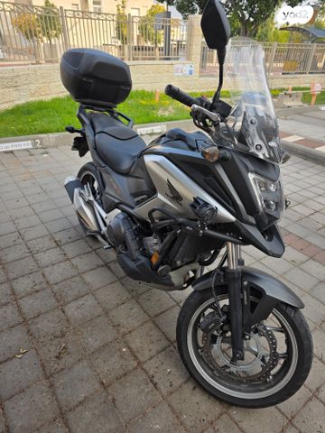 הונדה NC750X DCT