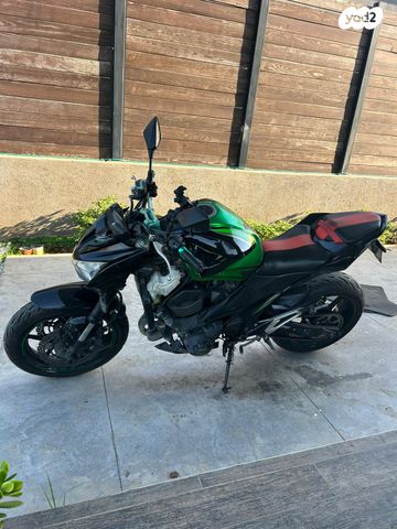 קאוואסאקי Z800R