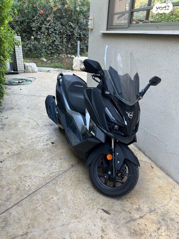 מודעת רכב סאן יאנג קרוזים 300