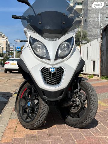 מודעת רכב פיאג'ו MP3 500