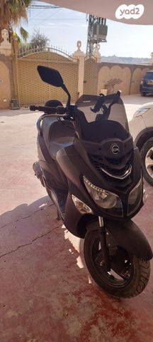 מודעת רכב סאן יאנג ג'וי רייד 200