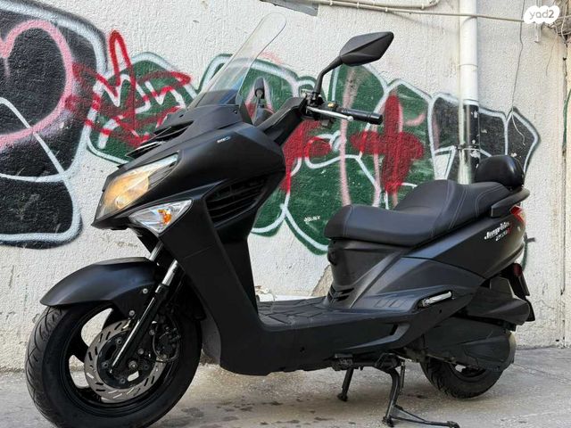 סאן יאנג ג'וי רייד 200