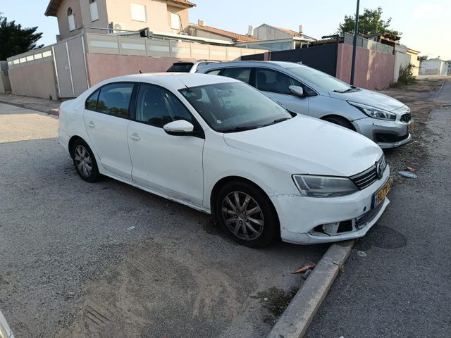 feedItemObj.data.row_1