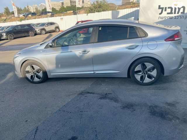 יונדאי איוניק