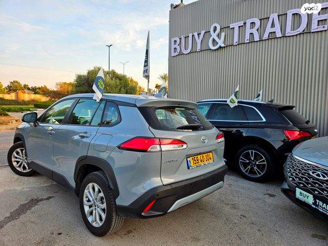 מודעת רכב טויוטה קורולה קרוס 2