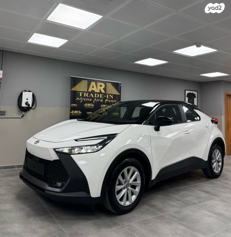 מודעת רכב טויוטה C-HR