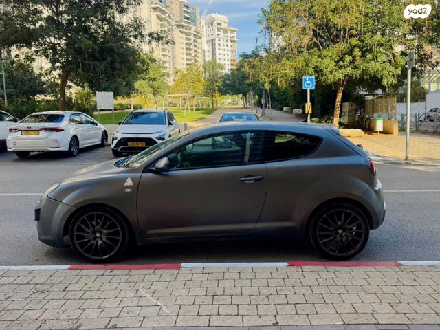 אלפא רומיאו מיטו