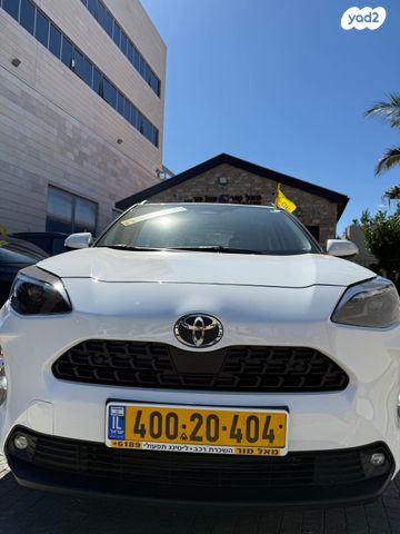מודעת רכב טויוטה יאריס קרוס