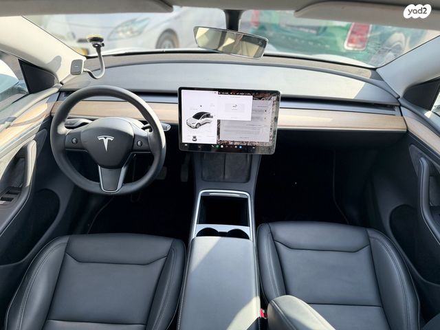 מודעת רכב טסלה מודל Y 1