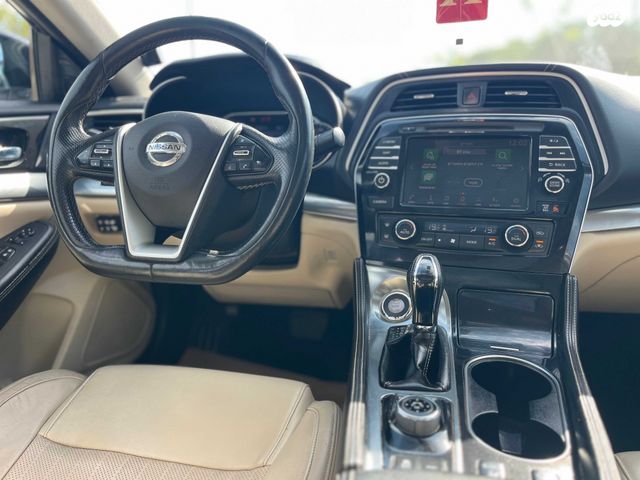 ניסאן מקסימה