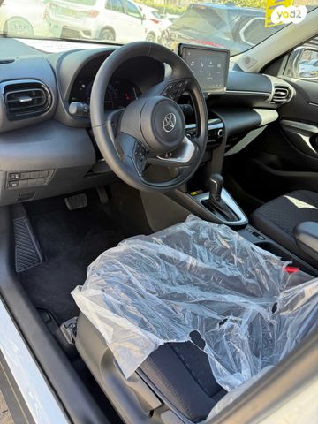 טויוטה יאריס קרוס