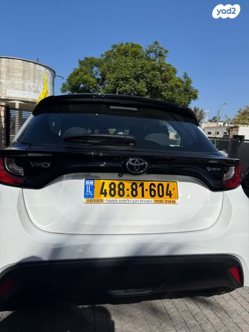 טויוטה יאריס