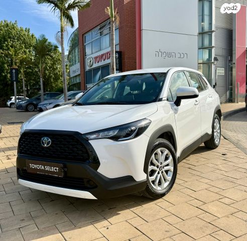 מודעת רכב טויוטה קורולה קרוס