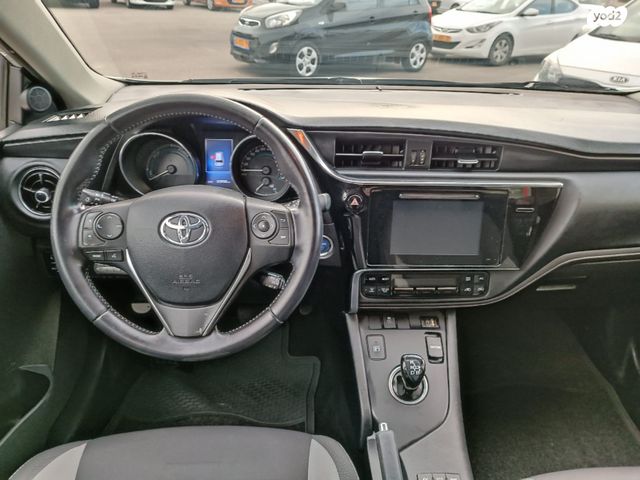 טויוטה אוריס