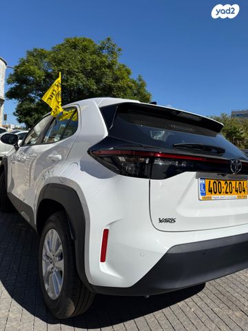 טויוטה יאריס קרוס