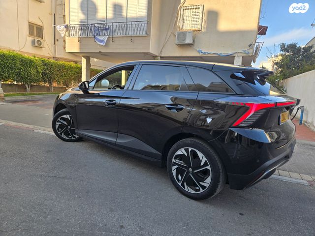 מודעת רכב אם ג'י MG4