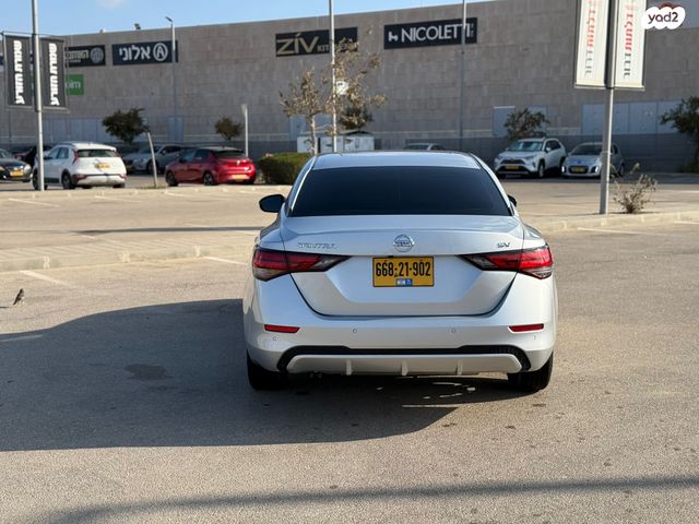 ניסאן סנטרה