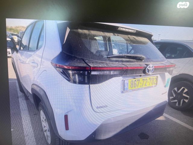 מודעת רכב טויוטה יאריס קרוס