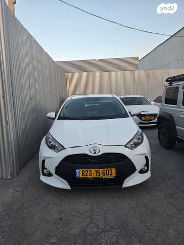 טויוטה יאריס