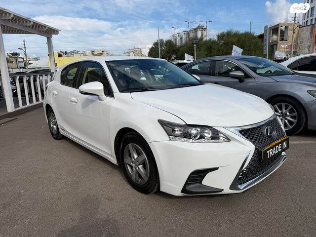 מודעת רכב לקסוס CT 1