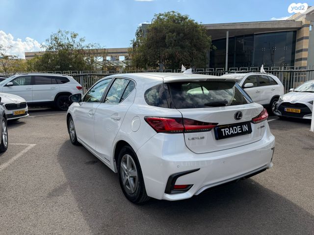 מודעת רכב לקסוס CT 2