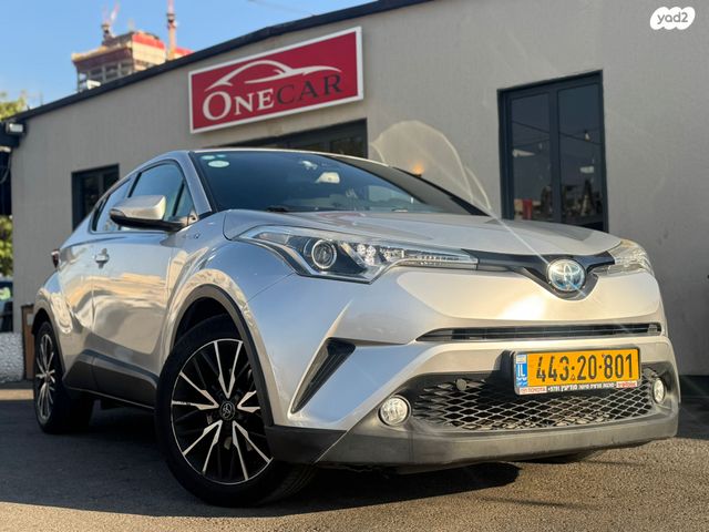 מודעת רכב טויוטה C-HR