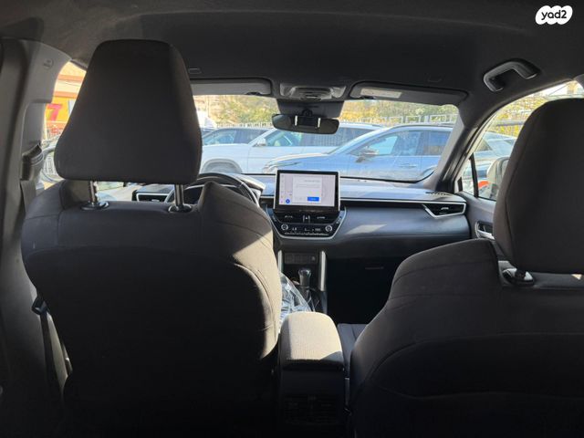 טויוטה קורולה קרוס