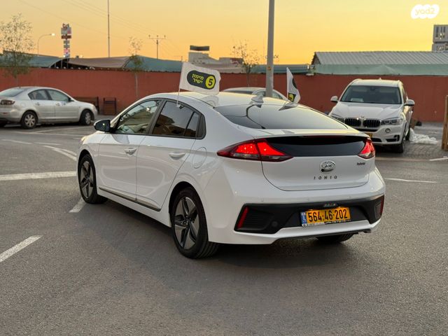 יונדאי איוניק