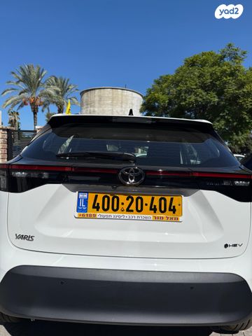 טויוטה יאריס קרוס