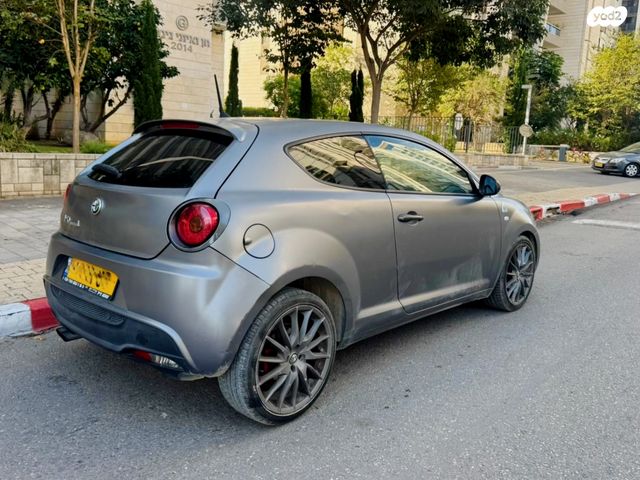 אלפא רומיאו מיטו