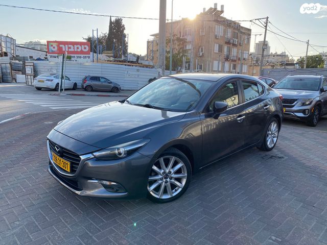 מאזדה 3