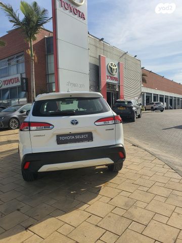 טויוטה קורולה קרוס