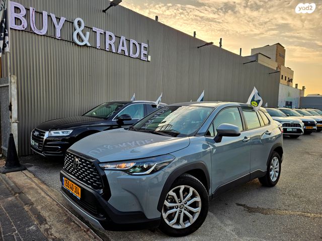 מודעת רכב טויוטה קורולה קרוס