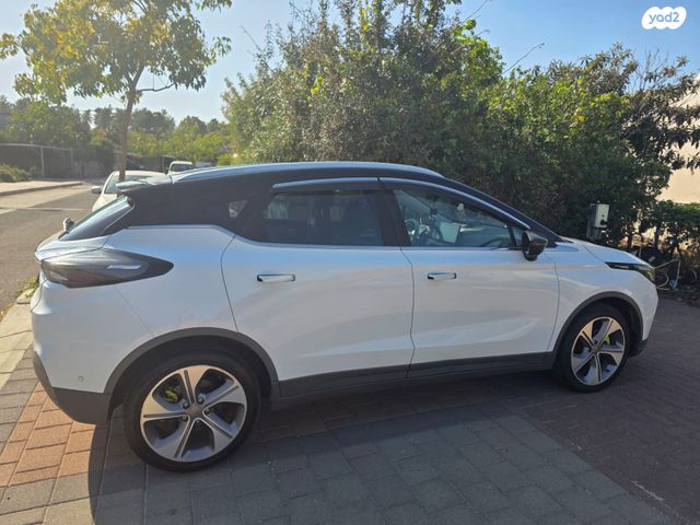 מודעת רכב ג׳ילי Geometry C