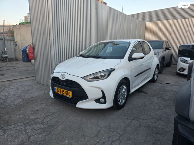 טויוטה יאריס