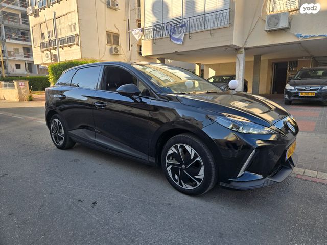 מודעת רכב אם ג'י MG4