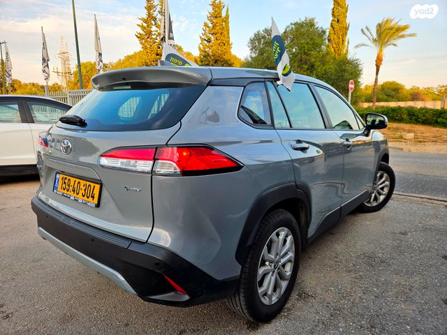 טויוטה קורולה קרוס