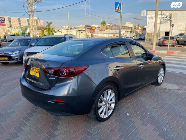 מאזדה 3