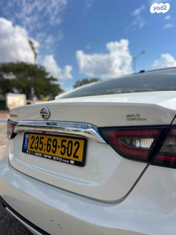 ניסאן מקסימה