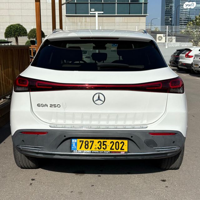 מרצדס-בנץ EQA