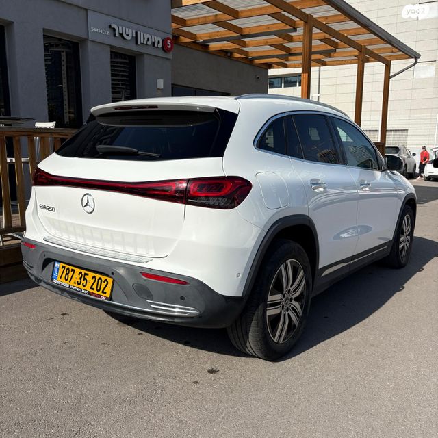 מרצדס-בנץ EQA